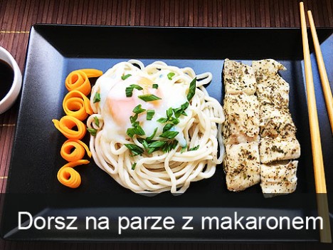 Dorsz na parze z makaronem