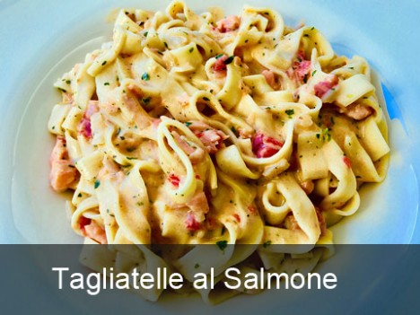 Tagliatelle al salmone